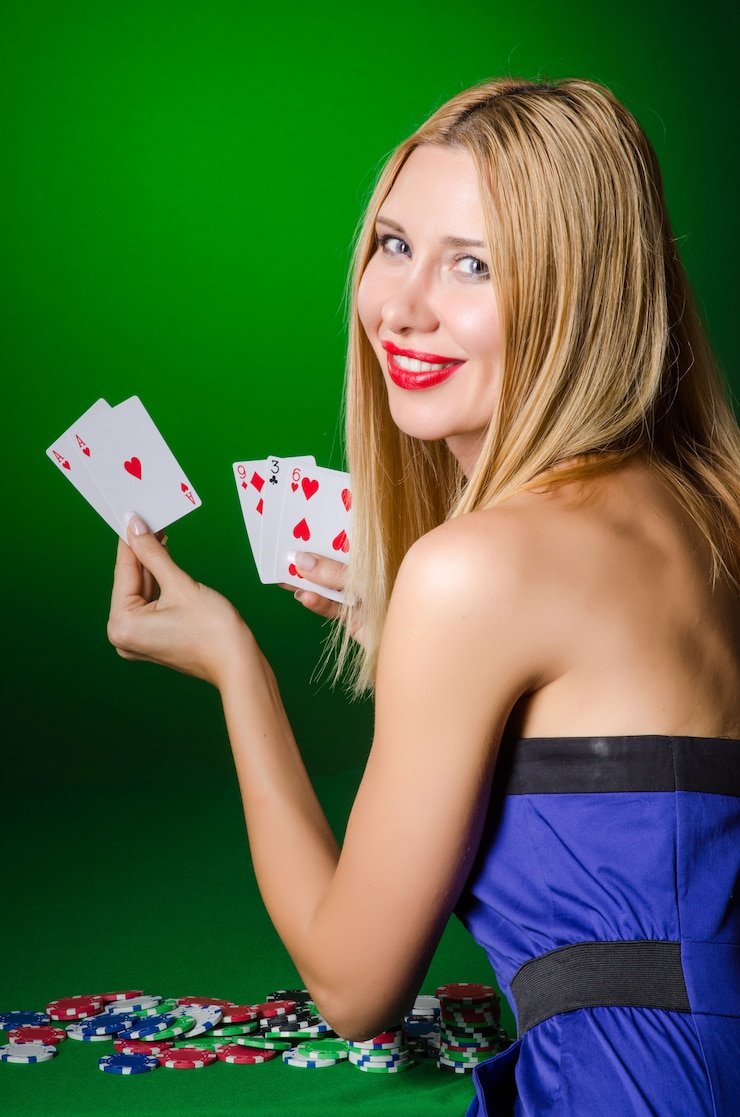 Live Texas Hold'em Bonus dealer table on sbobet.org.uk platform
